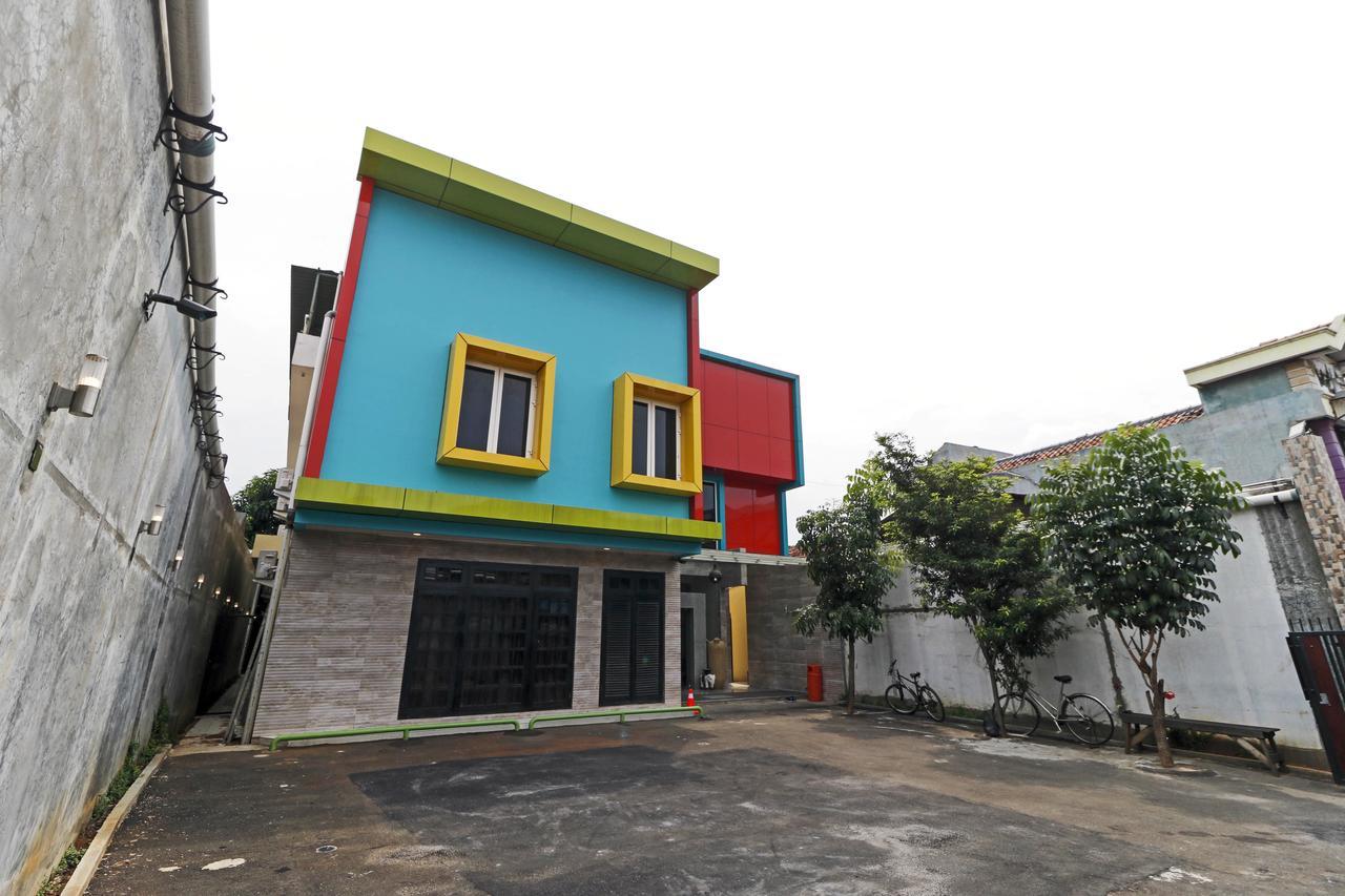 RedDoorz Plus near Halim Perdanakusuma 2 Cakarta Dış mekan fotoğraf