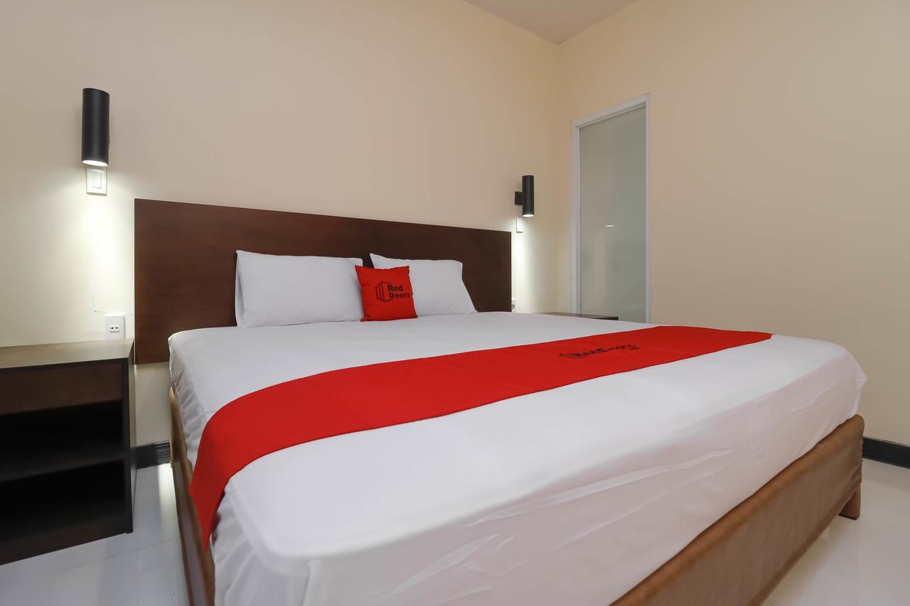RedDoorz Plus near Halim Perdanakusuma 2 Cakarta Dış mekan fotoğraf
